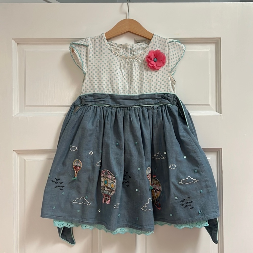 Girls dress